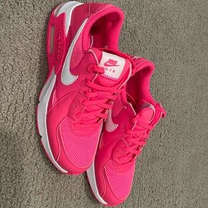 Women’s hot pink Nike Airmax